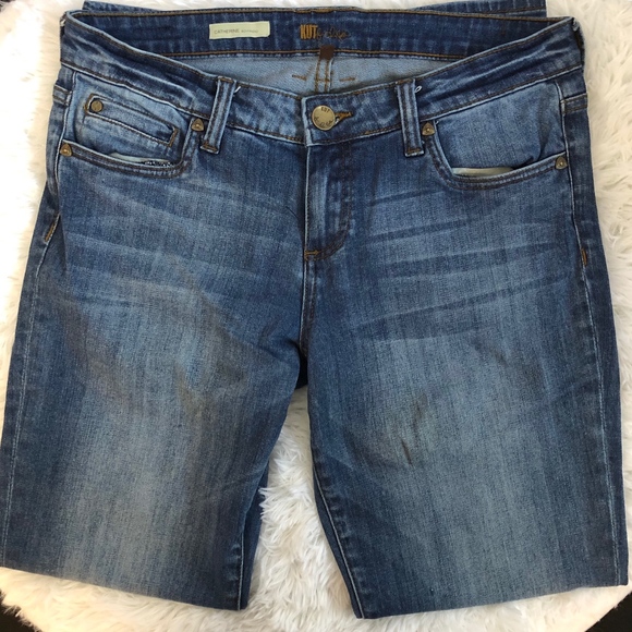 Kut from the Kloth Boyfriend Jeans. Blue. Size 8 - Picture 3 of 8